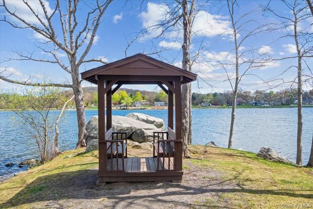 155 W Lakeshore Drive, Carmel, NY 10512