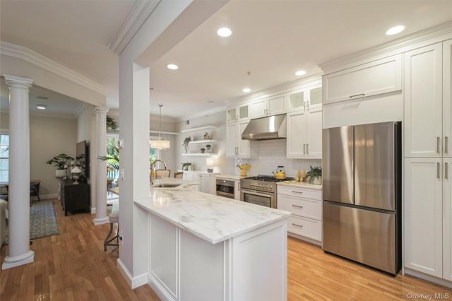 34 Cranberry Circle, Medford, NY 11763