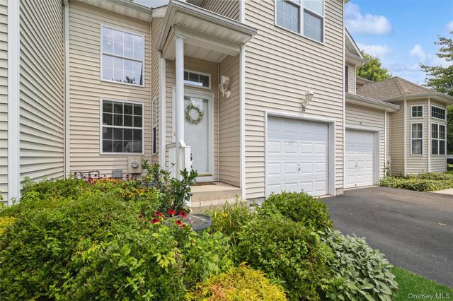 34 Cranberry Circle, Medford, NY 11763