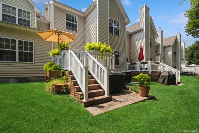 34 Cranberry Circle, Medford, NY 11763