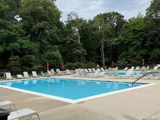 34 Cranberry Circle, Medford, NY 11763
