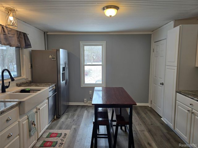 2719 Deland Road, Waterford Charter Township, MI 48329