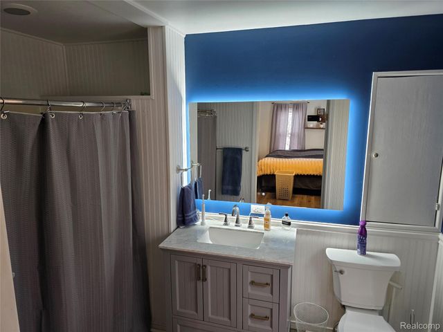 2719 Deland Road, Waterford Charter Township, MI 48329