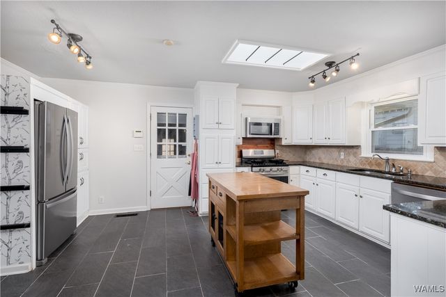 5324 Northwood Lake W, Northport, AL 35473