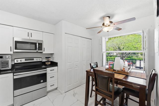 260 NW 76th Avenue 207, Margate, FL 33063