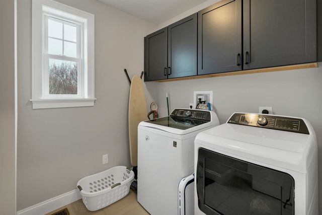 38 Green Road, Newmarket, NH 03857