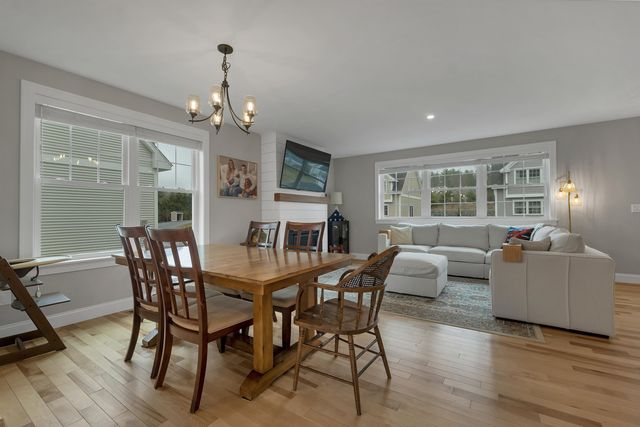 38 Green Road, Newmarket, NH 03857