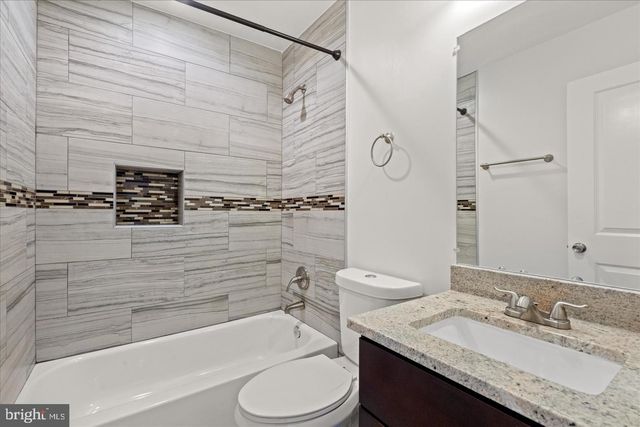 5342 AMES ST NE, Washington, DC 20019