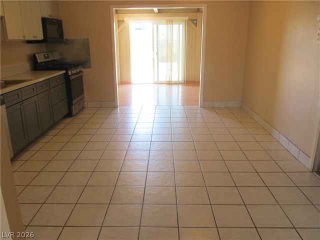 537 Longtree Avenue, Henderson, NV 89011