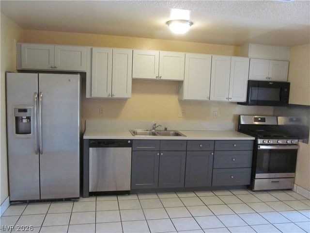 537 Longtree Avenue, Henderson, NV 89011