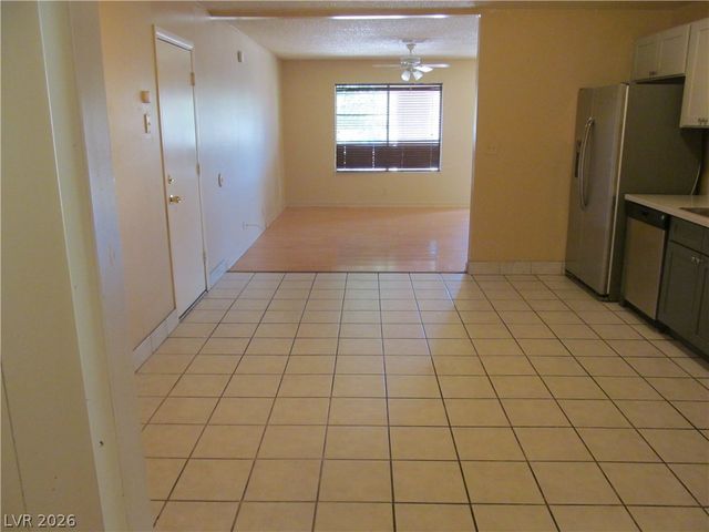 537 Longtree Avenue, Henderson, NV 89011
