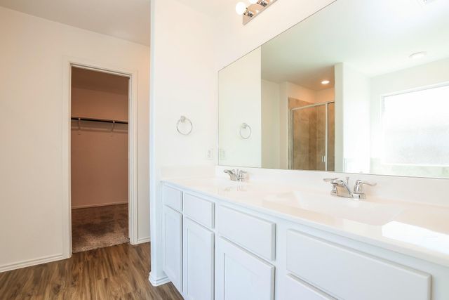 110 Sophora DR, Hutto, TX 78634