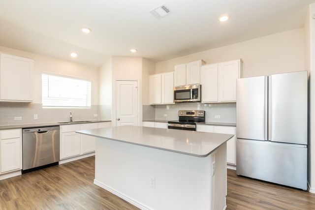 110 Sophora DR, Hutto, TX 78634