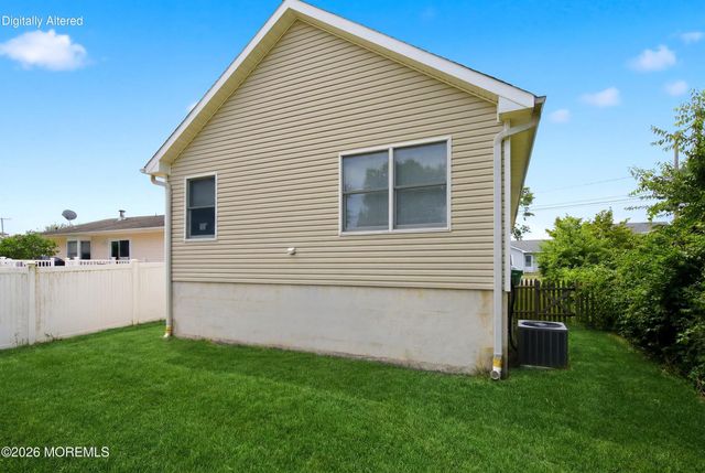 1349 Longboat Avenue, Beachwood, NJ 08722