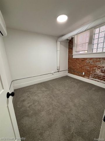 259 W 9 Mile Road Unit L2, Ferndale, MI 48220