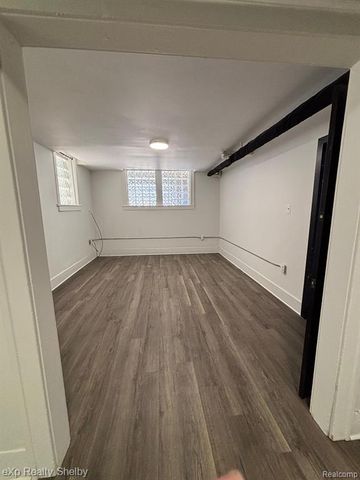259 W 9 Mile Road Unit L2, Ferndale, MI 48220