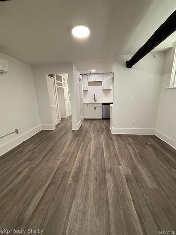 259 W 9 Mile Road Unit L2, Ferndale, MI 48220