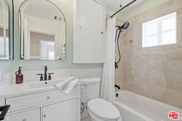2221 N Valley Street, Burbank, CA 91505