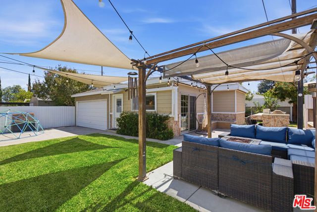 2221 N Valley Street, Burbank, CA 91505
