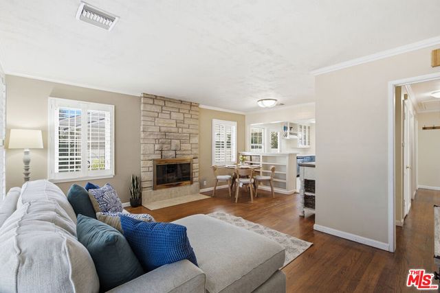 2221 N Valley Street, Burbank, CA 91505