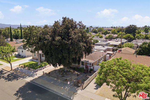 2221 N Valley Street, Burbank, CA 91505