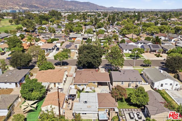 2221 N Valley Street, Burbank, CA 91505