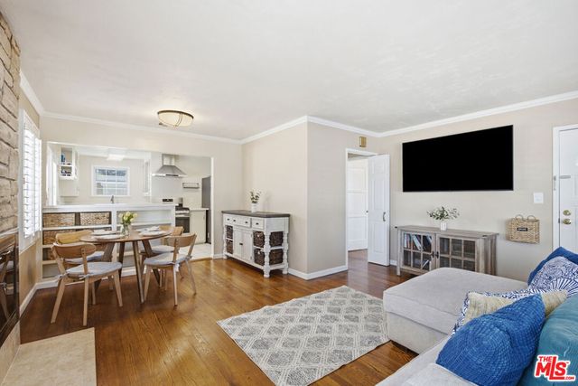 2221 N Valley Street, Burbank, CA 91505