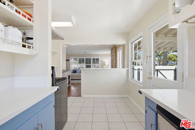 2221 N Valley Street, Burbank, CA 91505