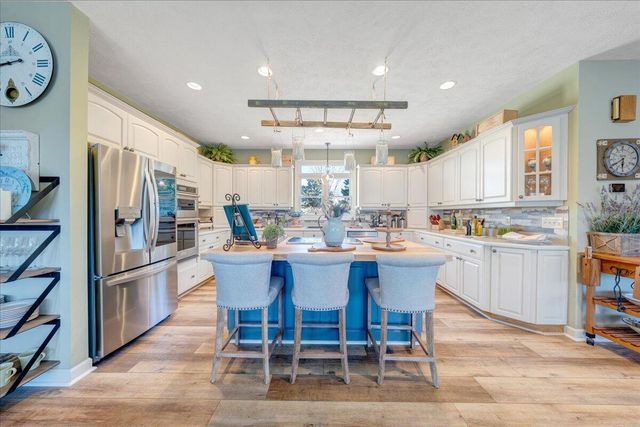 137 Ventnor AVE, Moneta, VA 24121