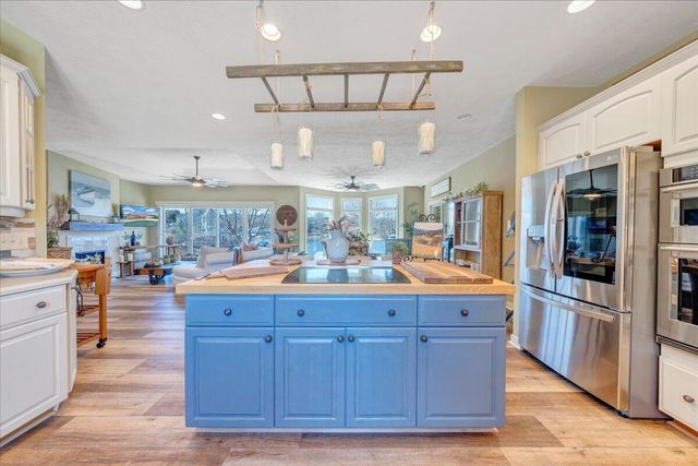 137 Ventnor AVE, Moneta, VA 24121