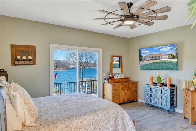 137 Ventnor AVE, Moneta, VA 24121