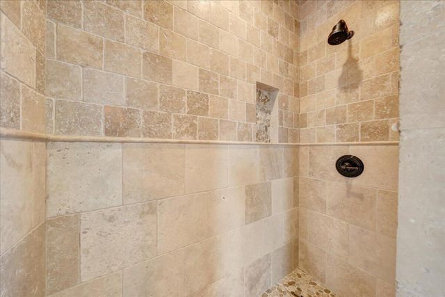 137 Ventnor AVE, Moneta, VA 24121