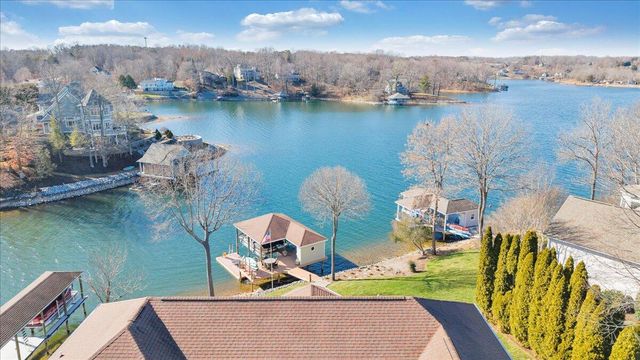 137 Ventnor AVE, Moneta, VA 24121