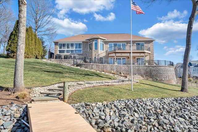 137 Ventnor AVE, Moneta, VA 24121