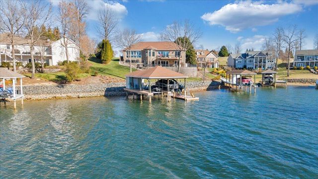 137 Ventnor AVE, Moneta, VA 24121