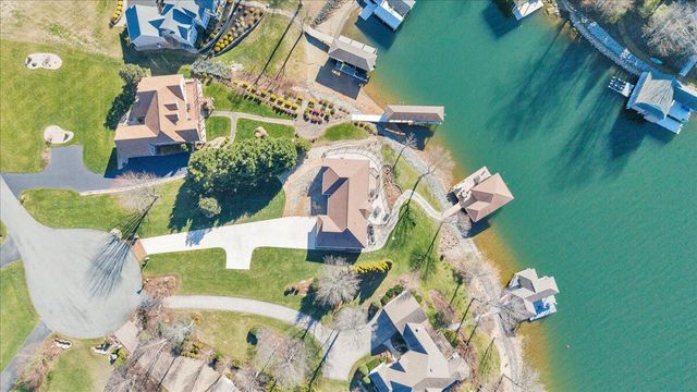 137 Ventnor AVE, Moneta, VA 24121