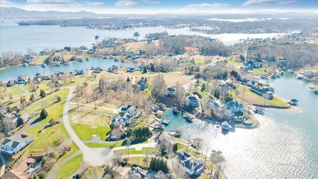 137 Ventnor AVE, Moneta, VA 24121