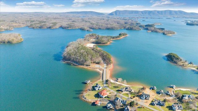 137 Ventnor AVE, Moneta, VA 24121