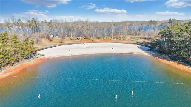 137 Ventnor AVE, Moneta, VA 24121