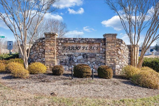 137 Ventnor AVE, Moneta, VA 24121