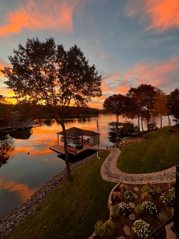 137 Ventnor AVE, Moneta, VA 24121