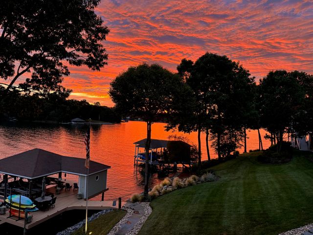 137 Ventnor AVE, Moneta, VA 24121