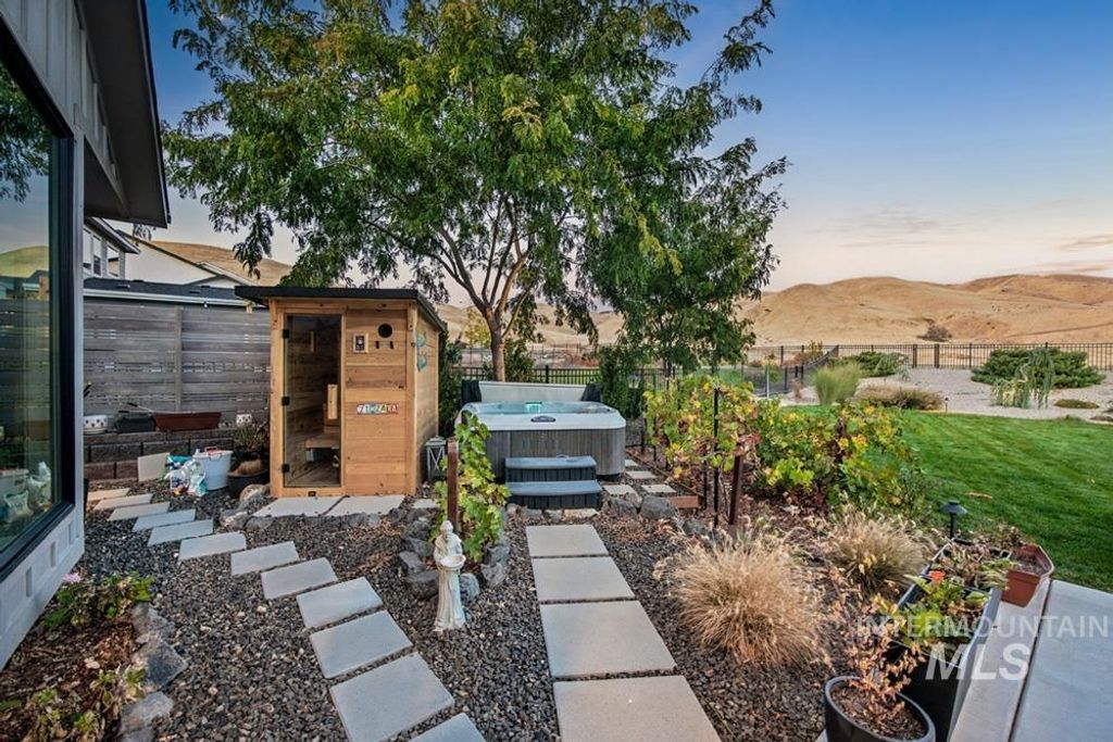 2424 S Trapper Pl, Boise, ID 83716 photo 4