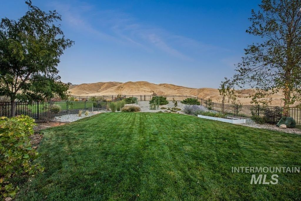 2424 S Trapper Pl, Boise, ID 83716 photo 5