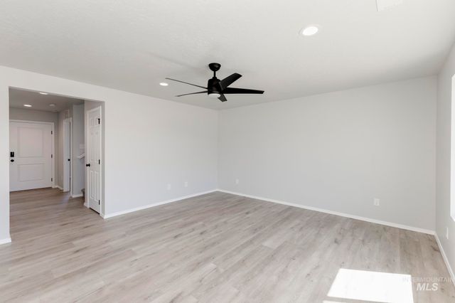5004 Blue Silver St, Caldwell, ID 83605