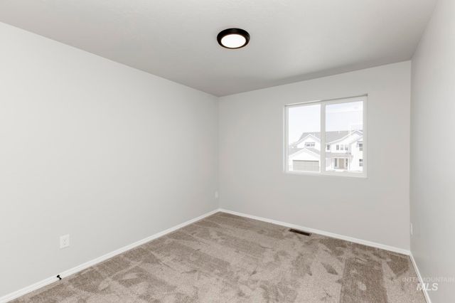5004 Blue Silver St, Caldwell, ID 83605