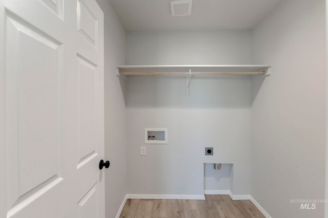 5004 Blue Silver St, Caldwell, ID 83605