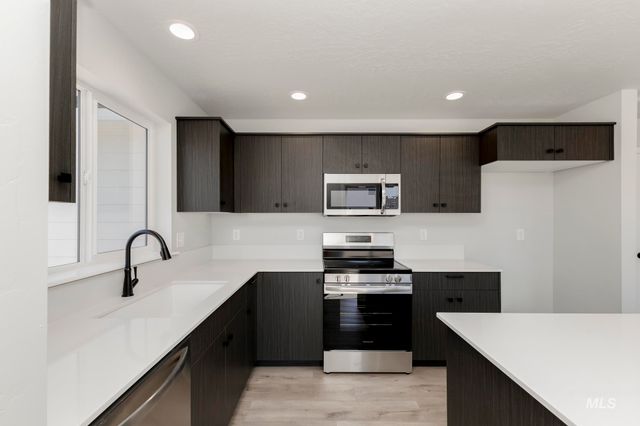5004 Blue Silver St, Caldwell, ID 83605