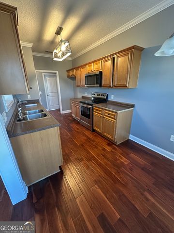 1212 E Barnard Street, Glennville, GA 30427