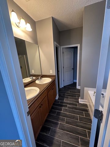 1212 E Barnard Street, Glennville, GA 30427